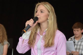 Höhepunkte aus 30 Jahren Musical-Projekte: Markneukirchens Gymnasiasten proben für große Bühne in Bad Elster - Charlott Sporn gehört zur jungen Solisten-Generation.