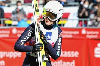 Höhepunkte in der Vogtlandarena: internationale Schanzen-Asse testen Form - Selina Freitag, im Sommer-Grand-Prix 2021 in der Vogtland-Arena Zwölfte, freut sich auf ihr Heimspiel in Klingenthal. 