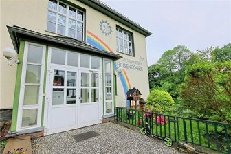 Höhere Elternbeiträge für auswärtige Kinder? Amtsberg legt Kita-Plan wieder ad acta - In der Kita "Regenbogen" im Ortsteil Dittersdorf werden viele Kinder betreut, die außerhalb von Amtsberg wohnen. 