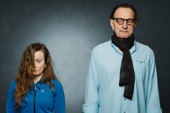 Höhlen, Polizei und Kabarett: Vier Tipps für die Woche in Mittelsachsen - Johanna Mucha und Mario Grünewald von der Herkuleskeule Dresden.