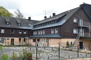 Hoffnung für das Hotel Waldgut? - Problemfall: Das Waldgut am Aschberg. 