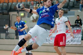 Hoffnungsfunken glimmen noch - Aues Gregor Hofmann, bisher A-Jugendlicher, trug sich in Diensten des Juniorteams vom EHV beim HC Einheit Plauen mit sechs Treffern in die Torschützenliste ein und war damit erfolgreichster Werfer der Gäste.
