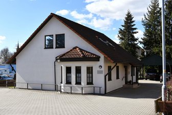 Hoffnungsschimmer für Patienten: Arztpraxis in Wiederau soll in einigen Monaten wieder öffnen - Die Arztpraxis von Dr. Susanne Schlegel in Wiederau ist seit kurzem geschlossen.