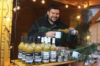 Hofweihnacht, Weihnachtsmarkt, Hutzenabend – sechs Tipps zum vierten Advent rund um Flöha - Richard Hamann ist bereit für die Landbummel-Hofweihnacht am vierten Adventswochenende auf dem Hof der Firma Kiwiri in Niederwiesa.