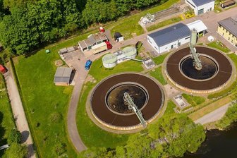 Hohe Energiepreise bringen Abwasserzweckverbände im Erzgebirge unter Druck - Von den Anlagen im Zweckverband Zschopau/Gornau benötigt die zentrale Kläranlage die meiste elektrische Energie. 
