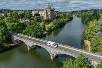 Hohe Rabatte für Wohnmobile: Lohnt jetzt Kauf oder doch lieber Leihe? - Das Pays de la Loire im Westen Frankreichs lockt Wohnmobilfahrer mit imposanten Schlössern und einem Flusstal, das teilweise Weltkulturerbe ist. In der Region gibt es 562 Camping- und 500 Reisemobilstellplätze.