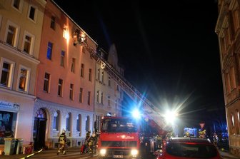 Hohenstein-Ernstthal: Brand ruft Feuerwehr auf den Plan - An der Schützenstraße in Hohenstein-Ernstthal ist es am Montagabend zu einem Wohnungsbrand gekommen.