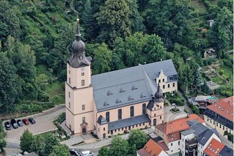Hohenstein-Ernstthal: Diebe reißen Kupferrohre von Kirche ab - Von der St. Christophorikirche Hohenstein-Ernstthal wurden Kupferrohre abgerissen.