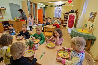Hohenstein-Ernstthal: Erneut keine Erhöhung der Elternbeiträge - Die Elternbeiträge in den Kindereinrichtungen von Hohenstein-Ernstthal bleiben 2025 stabil.