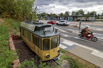 Hohenstein-Ernstthal: Historischer Film über die Straßenbahn - Am Bahnhof in Hohenstein-Ernstthal erinnert ein Modell an die historische Überlandbahn.