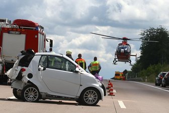 Hohenstein-Ernstthal: Hochzeitsgesellschaft in Unfall auf A4 verwickelt - vier Verletzte -