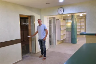 Hohenstein-Ernstthal: Im HOT-Badeland darf bald wieder geschwitzt werden - Badbetreiber Thomas Sprunk hofft, dass die Sauna Anfang November wieder in Betrieb gehen kann.