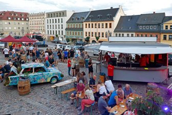 Hohenstein-Ernstthal: Livemusik, Leckeres und Plaudereien am Blumen-Trabi - Gemütliches Beisammensein soll es am Donnerstag wieder auf dem Altmarkt geben.