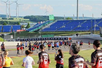 Hohenstein-Ernstthal: Sachsenring-Runde für ein kleines Fußballfeld - Genusslaufen vor Traumkulisse und damit Gutes tun. Dafür steht der Spendenlauf am Sachsenring.