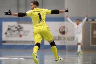 Hohenstein-Ernstthal setzt Höhenflug fort - Johan Vavrek,Schlussmann des Futsal-Teams aus Hohenstein-Ernstthal, trug sich am Samstag selbst in die Torschützenliste ein. Sein Gegenüber war kein Geringerer als der deutsche Nationalkeeper. 
