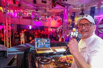Hohenstein-Ernstthal: Super Stimmung zur Disconacht - RTL-Moderator Christian Bieselt war einer der DJs der zweiten Disconacht des Ro-We-He.