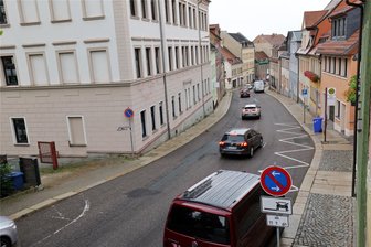 Hohenstein-Ernstthal: Vollsperrung der Dresdner Straße - Wegen der Fahrbahnerneuerung ist ein Abschnitt der Dresdner Straße ab Mittwoch voll gesperrt.