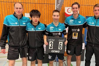 Hohensteiner verkaufen sich gegen Aufstiegsaspiranten teuer - Die Tischtennisspieler des TTC Sachsenring haben den Favoriten der 3. Bundesliga Süd das Leben schwer gemacht. Miroslav Horejsi, Kazuki Yoshiyama, Nick Neumann-Manz, Hermann Mühlbach und Johann Koschmieder (von links) konnten sich über ihre Leistungen freuen. 