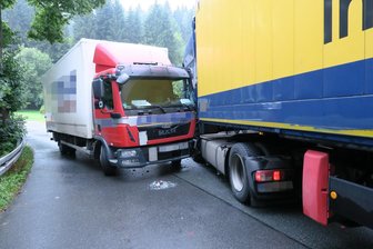 Hoher Sachschaden bei Laster-Unfall in Stützengrün - 