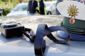 Hoher Sachschaden bei Unfall am Zwickauer Brückenberg - Zu einem Unfall mit hohen Sachschaden kam es am Brückberg.