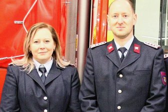 Hohndorfer Feuerwehr hat jetzt eine Chefin - Stefanie Pönisch - Stefanie Pönisch ist die neue Wehrleiterin der Freiwilligen Feuerwehr Hohndorf, Martin Krautz hat ihre Nachfolge als Stellvertreter angetreten. FFW Hohndorf 
