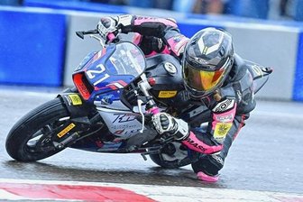 Hohndorferin räumt den Titel ab - Rang 3 im letzten Rennen in Saalfelden im Salzburger Land genügte Anina Urlaß zum Titelgewinn.