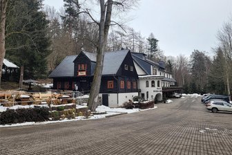 Holidaycheck: Zwei Hotels im Erzgebirge schaffen es erneut in die Top Ten - Erhielt zum fünften Mal das Gütesiegel: die „Köhlerhütte“ in Waschleithe.