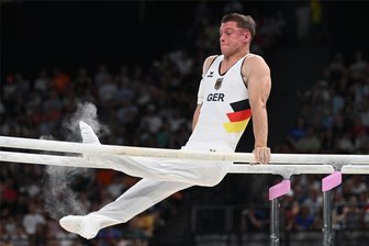 Holmtreffer verhindert Happy End: Lukas Dauser verpatzt sein Barrenfinale - „Ich habe sofort gewusst, dass das Ding vorbei ist“, sagte Lukas Dauser zu dem Moment, als sein Fuß im olympischen Barrenfinale den Holm touchierte.