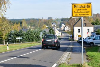 Holperpiste B 101 Mittelsaida: Ausbau nun eine Million Euro teurer - Die B 101 in der Ortsdurchfahrt Mittelsaida soll grundhaft ausgebaut werden.