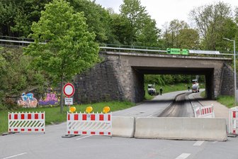 Holpriger Start der Umleitung auf der B 101 in Schwarzenberg: Was die Baufirma plant - An diesem Nadelöhr auf der B 101 in Schwarzenberg wird gebaut.