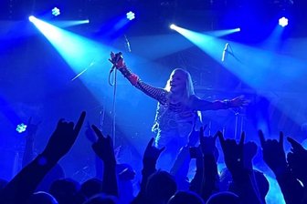 Holy Moses, Warpath und Moshquito in Zwickau: Zurück zu den Trümmern der DDR! - Gut für Körper und eventuell auch Geist: Sabina Classen.