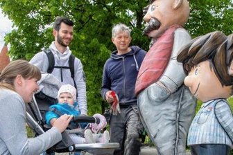 Holzbildhauer schafft Ersatz -