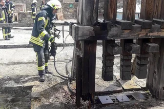 Holzdenkmal in der Saigerhütte Olbernhau brennt - 