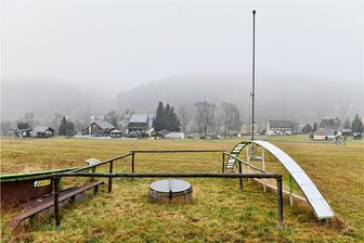 Holzhauer Skilift: Keine Einigung in Sicht - Noch ist der Skihang Holzhau ohne Schnee. 