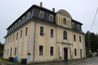 Holzschutz-Gutachten und Neuvermessung: Für Patrizierhaus im Erzgebirge wird Geld gebraucht - Stützengrün sammelt aktuell Spenden für das marode Patrizierhaus.