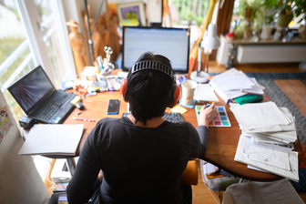 Homeoffice: Darf der Chef mich nach Hause schicken? - Arbeiten in den eigenen vier Wänden - Homeoffice macht's möglich. (Symbolbild)