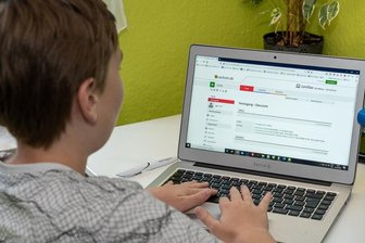 Homeschooling, soziale Distanz, ausgefallene Praktika: Wie sich Mittelsachsens Schüler fühlen - Vom herkömmlichen Pauken im Klassenverband zum individuellen Lernen am Laptop zuhause: Corona hat den Schulbetrieb umgekrempelt. 
