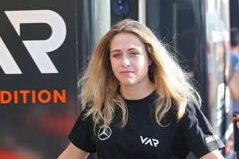 Horrorunfall in Macao: Deutsche Pilotin Sophia Flörsch aber okay - Sophia Floersch, Nachwuchspilotin