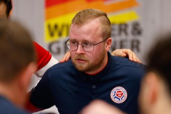 HOT 05 Futsal: „Es ist schon jetzt eine erfolgreiche Saison“ - Dominik Naujoks übernahm im vergangenen Sommer das Traineramt bei HOT 05 Futsal.