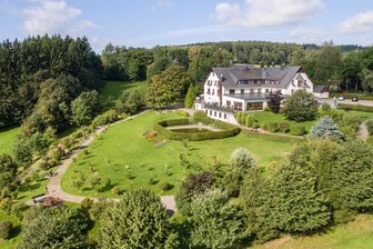 Hotel „Waldesruh“ Lengefeld: Insolvenzverfahren ist eröffnet – das müssen Gäste jetzt wissen - Das Insolvenzverfahren rund um das Restaurant und Hotel „Waldesruh“ in Lengefeld soll helfen, eine tragfähige Lösung für die dauerhafte Sicherung des Hauses zu entwickeln.