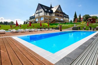 Hotelkette Travdo will Preise stabil halten - Für das Hotel in Seiffen hat Travdo unter anderem in einen neuen Außenpool, einen Spielplatz und Saunen investiert. Ähnliche Angebote wurden in weiteren Häusern der Kette geschaffen.