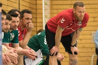 HSG: Karten neu gemischt - Gespannt: Für Cheftrainer Alexander Matschos und seine HSG-Männer geht es erstmals in der Geschichte der Mitteldeutschen Oberliga in eine Play-off-Runde. 