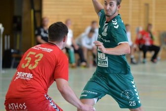 HSG-Männer zeigen sich schon gut in Schwung - Endlich wieder auf Torejagd: Die HSG-Handballer um Matej Harvan bestritten am Dienstagabend ihr erstes Spiel seit mehr als zehn Monaten und besiegten dabei die SG Pirna/Heidenau mit 34:26. 