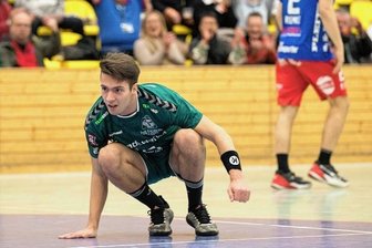 HSG: Mit gutem Händchen zum Erfolg? - In der Ernst-Grube-Halle und in der Oberliga gelandet: David Machacek hatte gegen Spitzenreiter HC Burgenland mit spektakulären Aktionen geglänzt. Für das Team ist der junge Außen schon unverzichtbar.