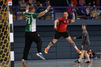 HSG Sachsenring: Beide Teams auf Kurs - Christopher Franz erzielt für die HSG Sachsenring einen seiner zehn Treffer gegen den VfB Lengenfeld. 