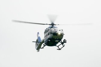 Hubschrauber kreist über der Kreisstadt - Mit einem Polizeihubschrauber - hier ein Symbolfoto - wurde nach dem Vermissten gesucht. 