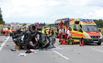 Hubschraubereinsatz nach Unfall auf A4 - 