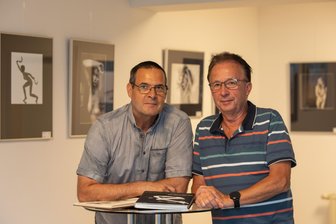 „Hüllenlos schön“: Fotoclub Vogtland eröffnet Ausstellung im Schloss Leubnitz -