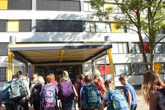 Humboldtschule vor der Rückkehr - Nach umfassender Sanierung wurde die Oberschule Arno-Schreiter-Straße 2018 zunächst als Außenstelle der Albert-Schweitzer-Schule eröffnet. Seit Herbst vergangenen Jahren ist sie eigenständig.