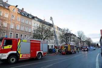 Das Feuer war in der Dachgeschosswohnung ausgebrochen.
